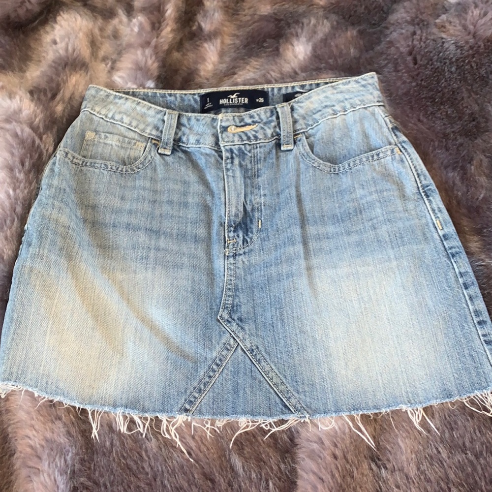 Hollister short light Jean skirt (small) good condition worn a few times